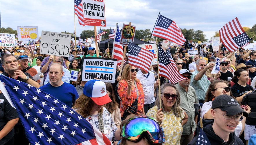 Des Millions d’Américains Éclatent dans les Rues pour Refuser l’Autoritarisme de Trump
