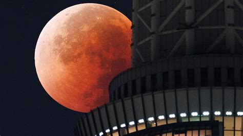 Mai 2027 : L&rsquo;Éclipse de Macron et le Désastre Géopolitique